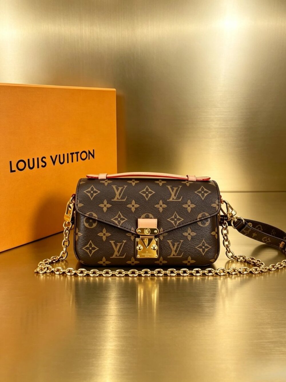 Louis Vuitton Pochette Métis East West Monogram